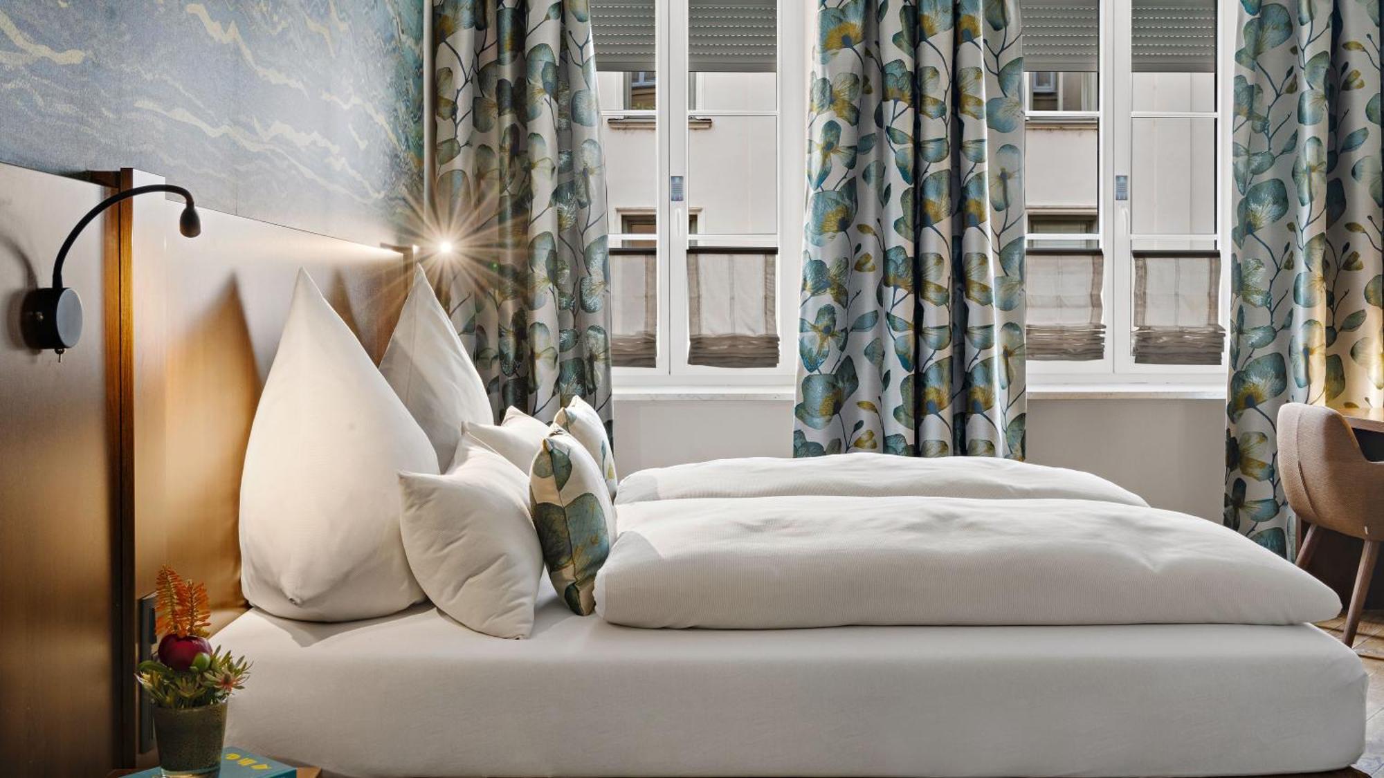 Hotel Deutsche Eiche Мюнхен Экстерьер фото