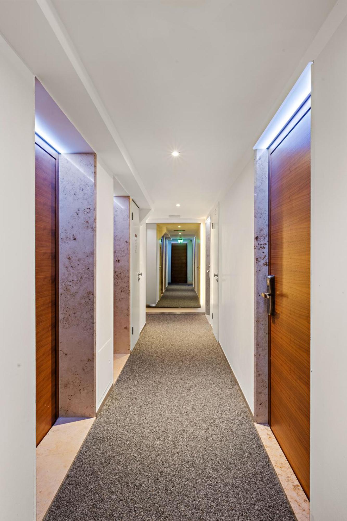 Hotel Deutsche Eiche Мюнхен Экстерьер фото