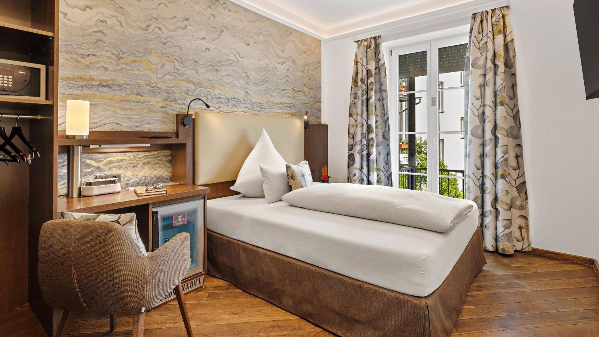 Hotel Deutsche Eiche Мюнхен Экстерьер фото