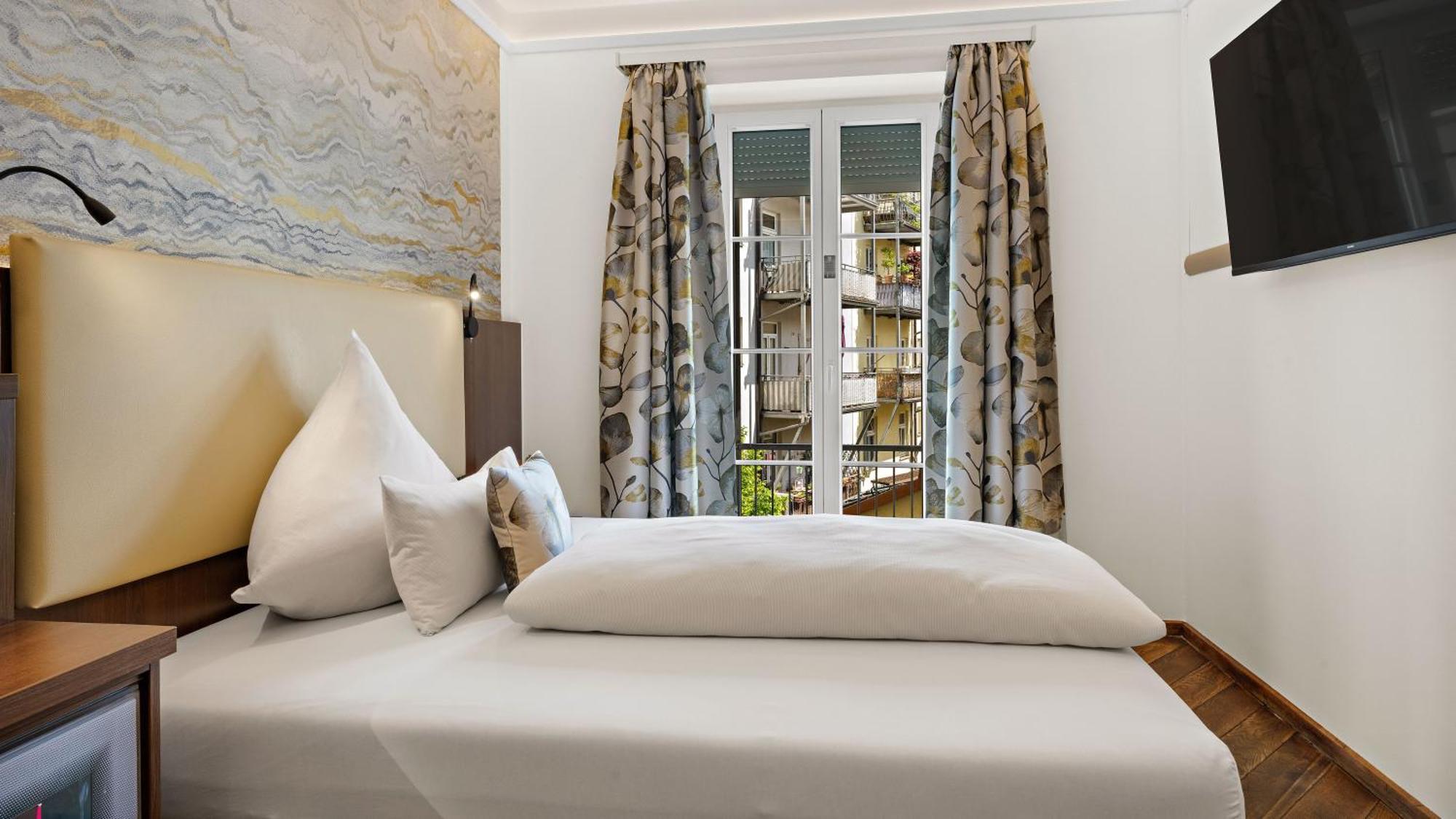 Hotel Deutsche Eiche Мюнхен Экстерьер фото