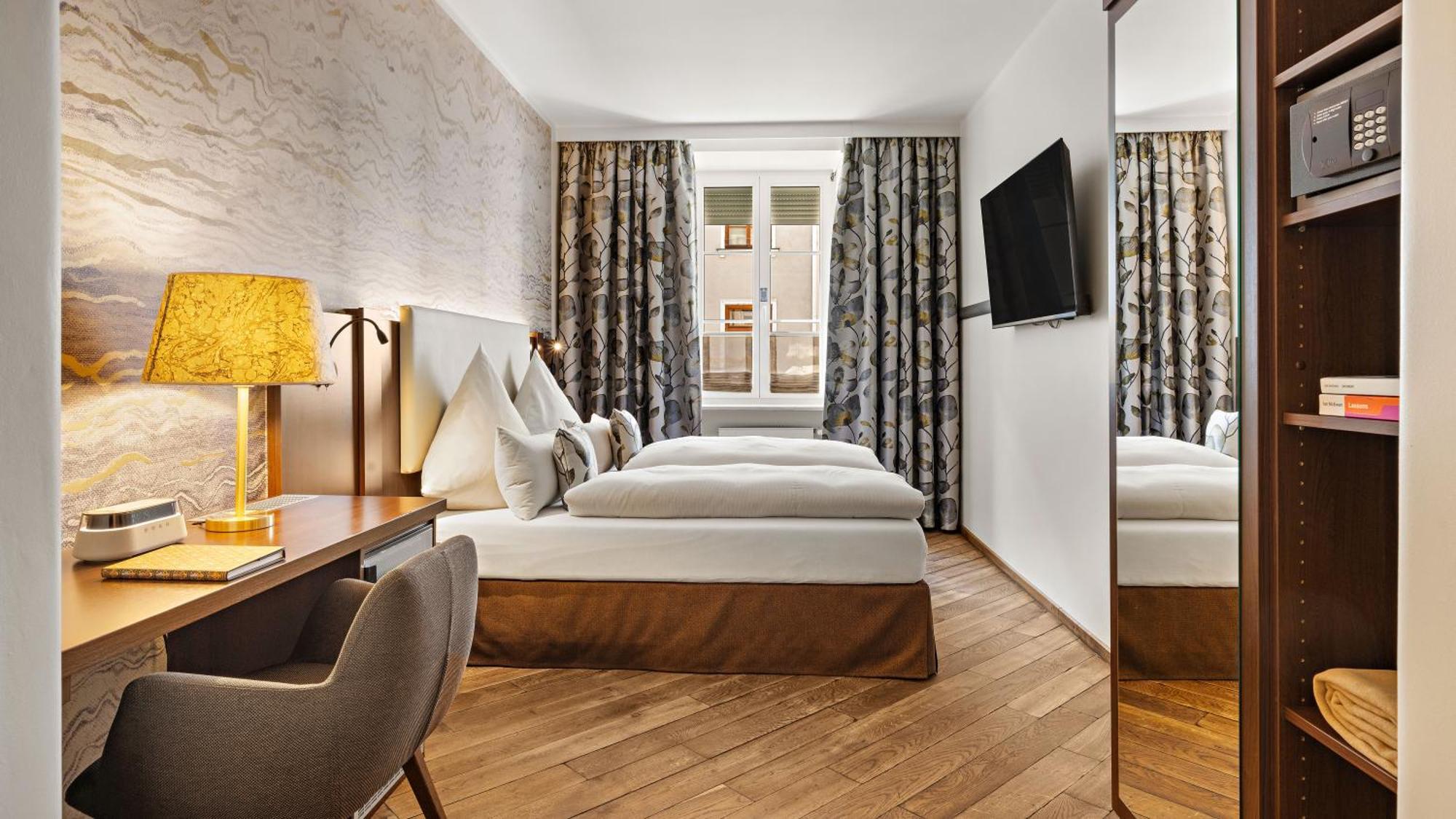 Hotel Deutsche Eiche Мюнхен Экстерьер фото