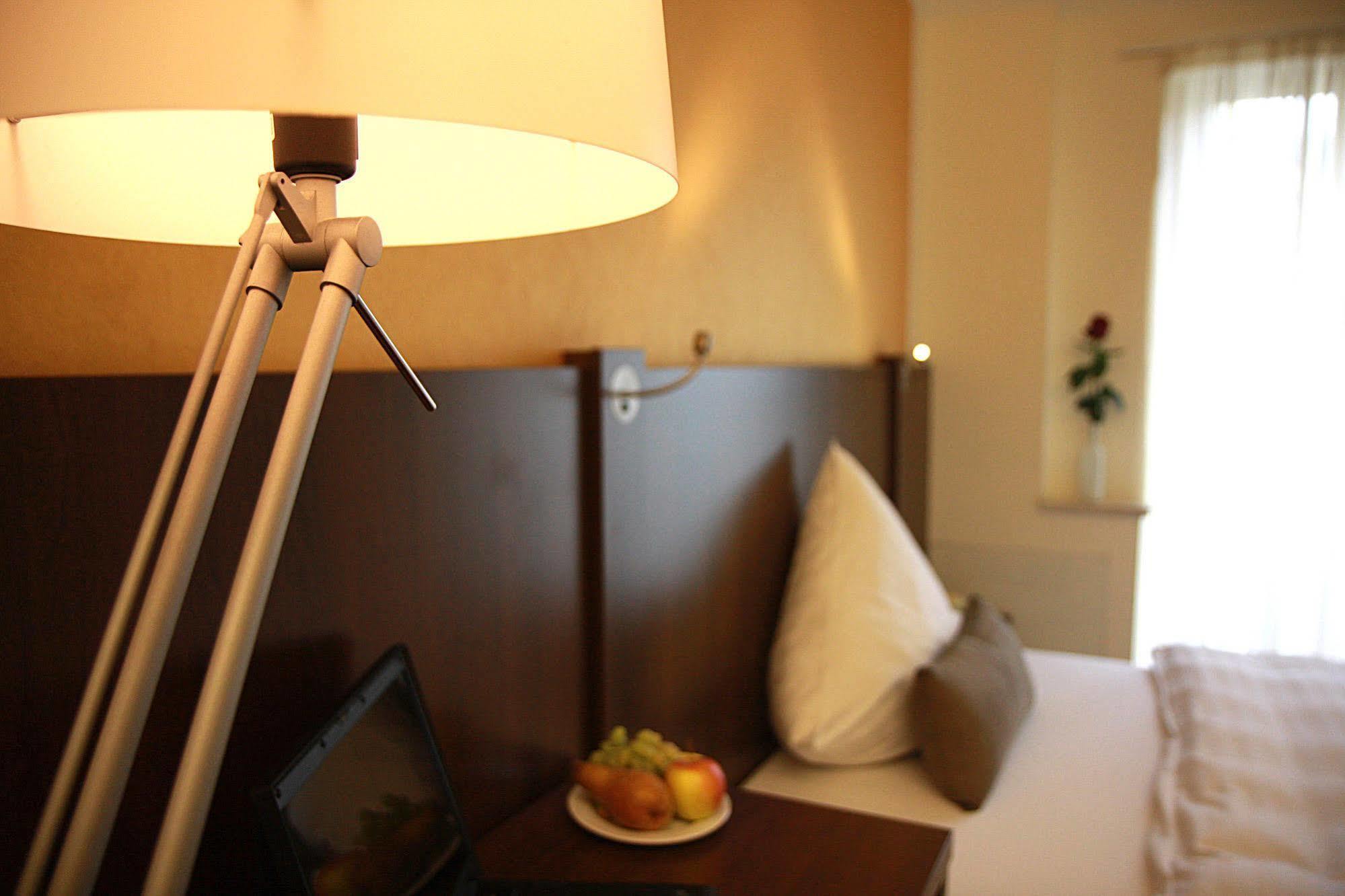 Hotel Deutsche Eiche Мюнхен Экстерьер фото